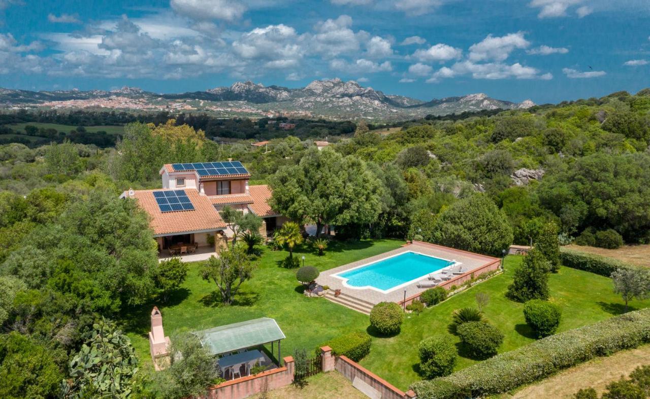 Sardinia Family Villas - Villa Adina With Private Pool In Arzachena Exterior foto